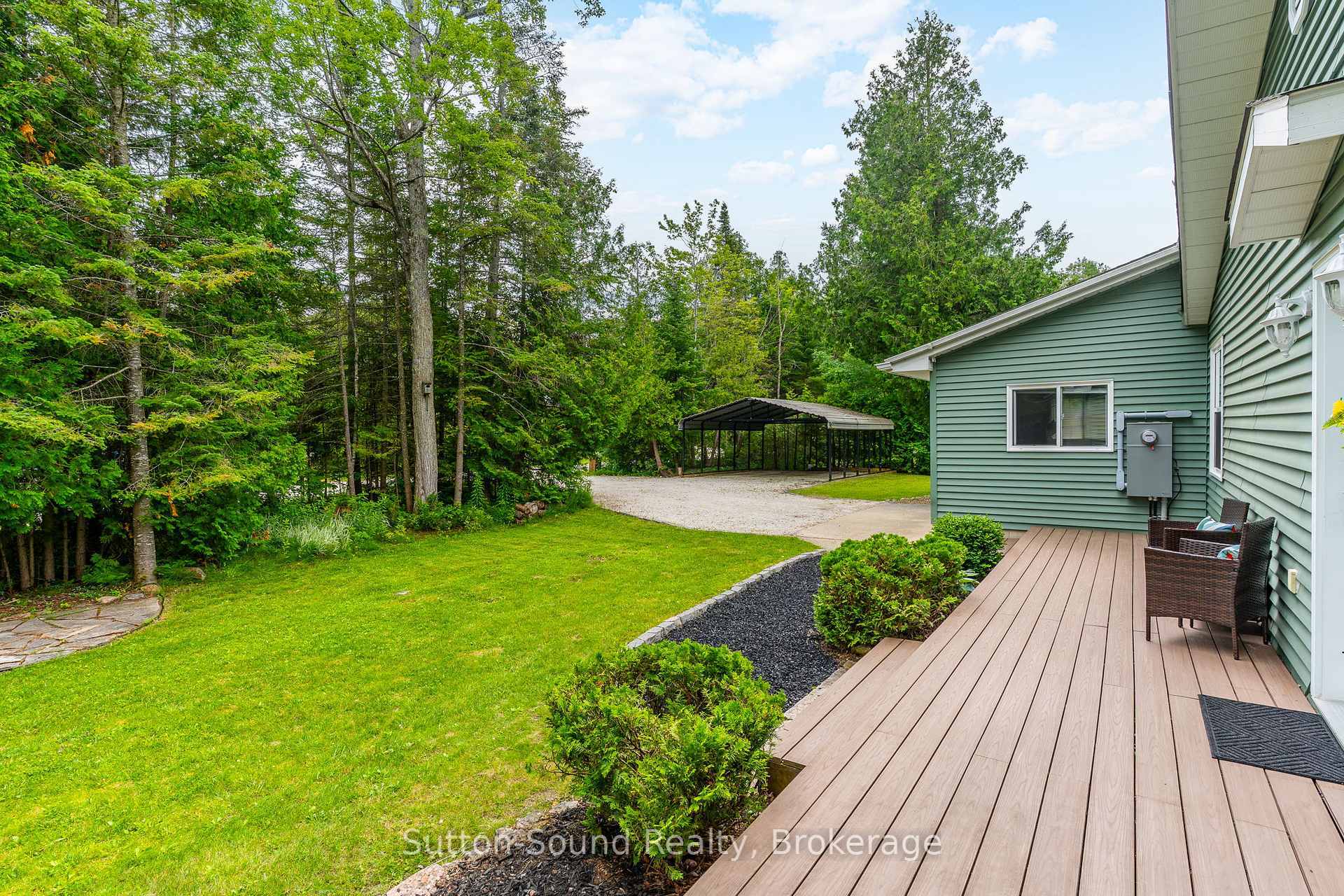 Property Photo:  749 Oxford Crescent  ON N0H 2G0 