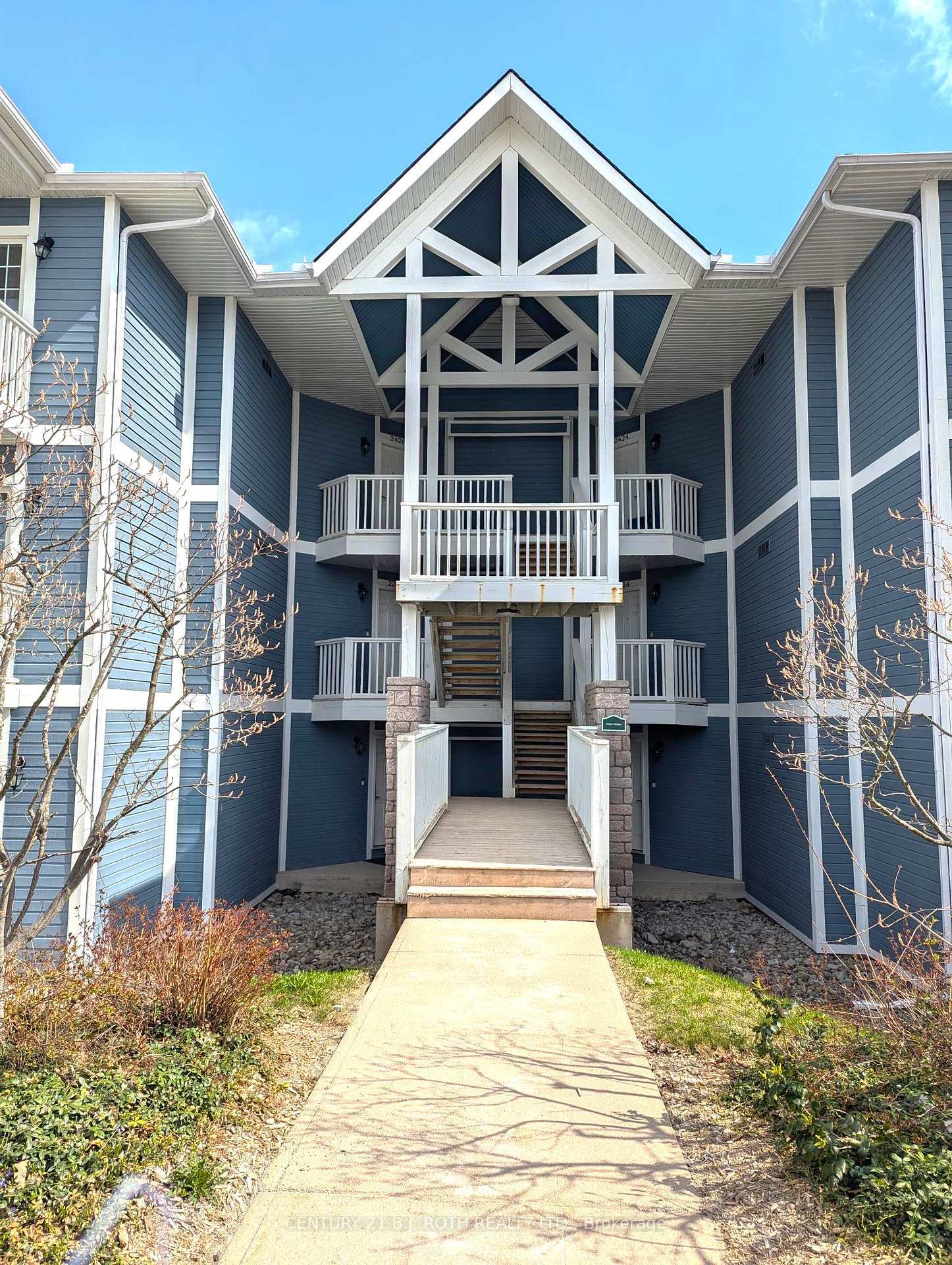 Property Photo: 90 Highland Drive 2426, 2427 ON L0L 2L0