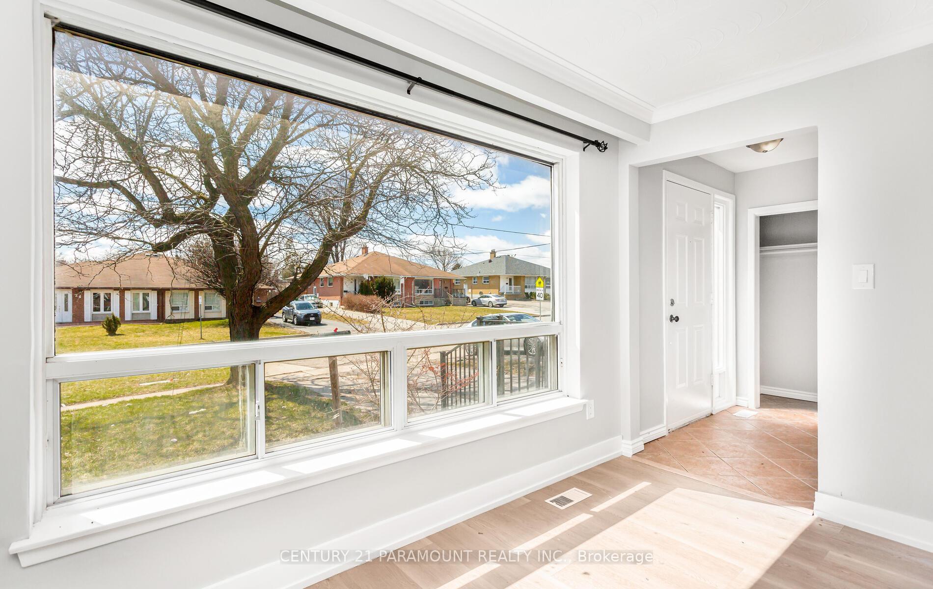 Property Photo:  39 Aloma Crescent  ON L6T 2N8 