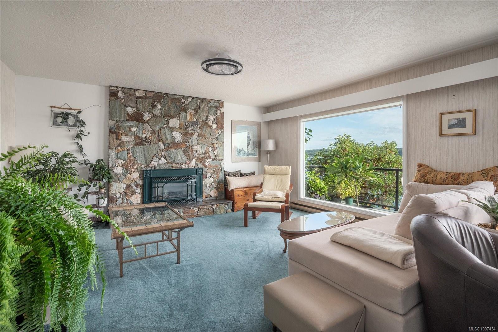 Property Photo: 357 Chemainus Rd BC V9G 1Y1