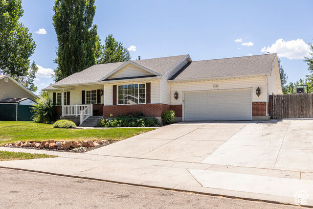 Property Photo: 1104 E 220 N UT 84032