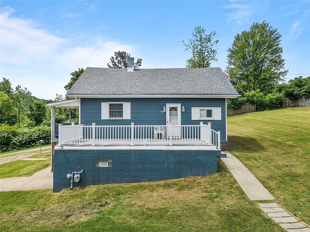 Property Photo: 100 Eleanor St PA 15054