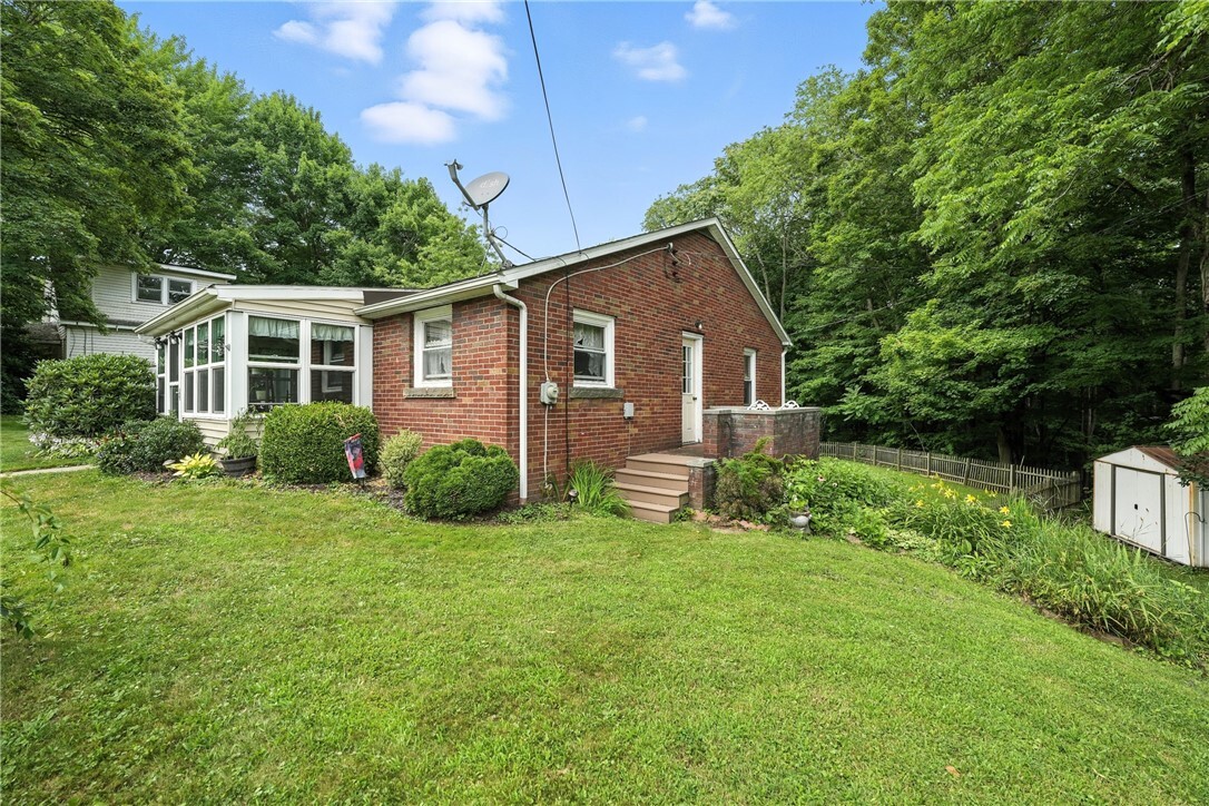 Property Photo: 231 E North St PA 16137