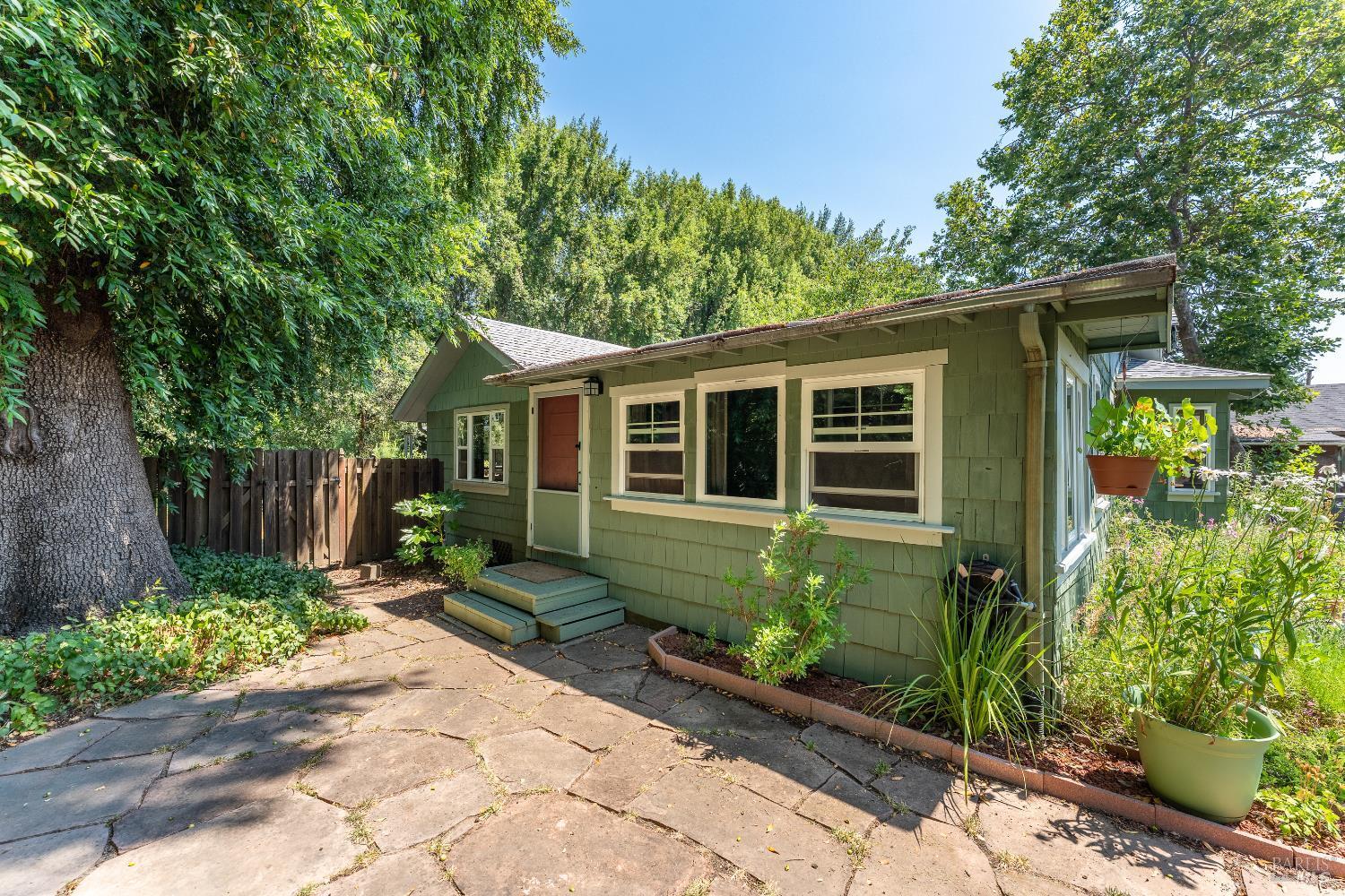 Property Photo: 98 W Oak Street CA 95490
