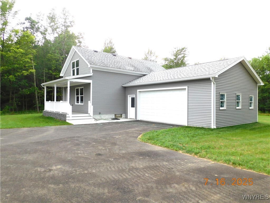 Property Photo:  6688 Southwestern Boulevard  NY 14085 