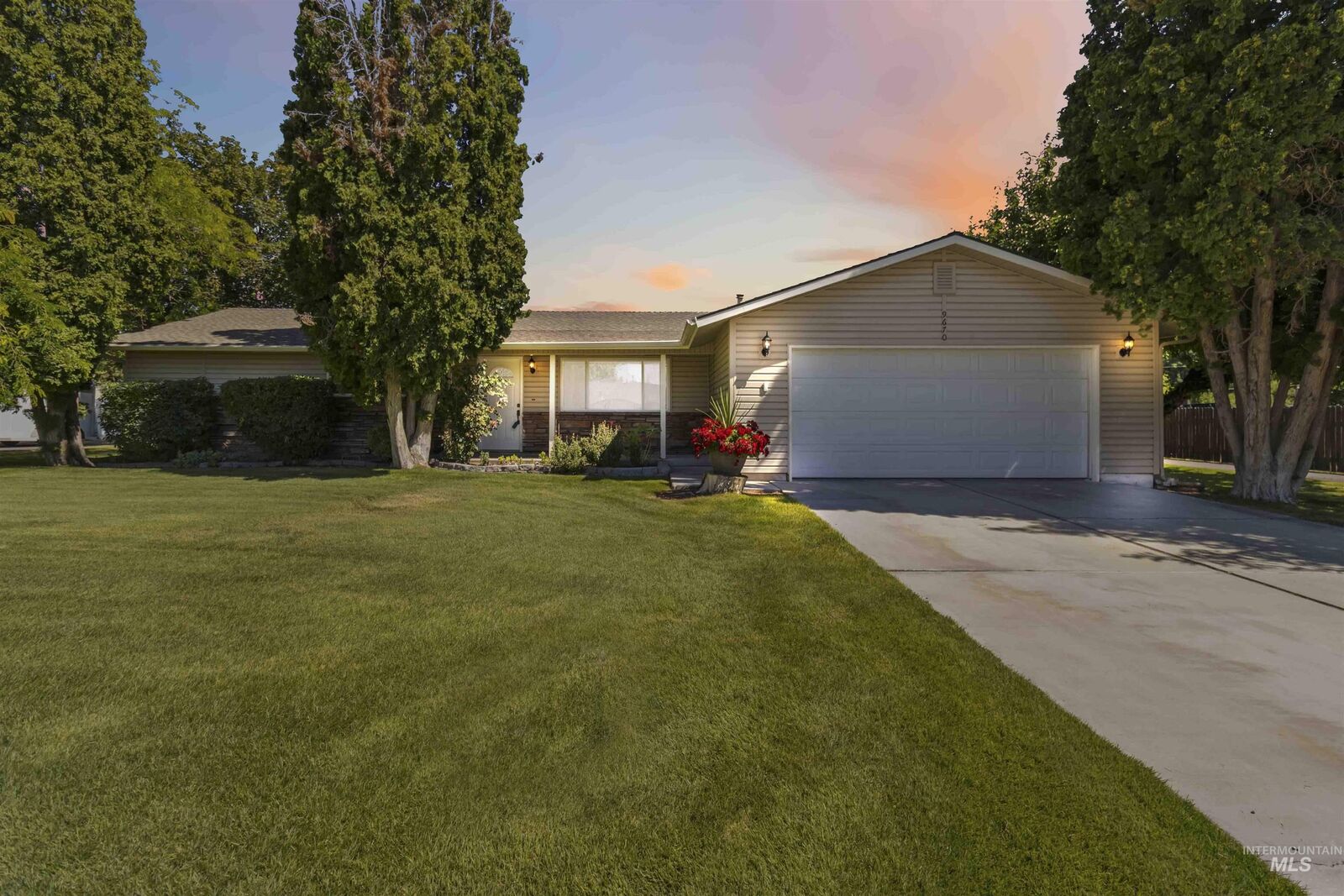 Property Photo:  9670 W La Hontan Dr.  ID 83709 