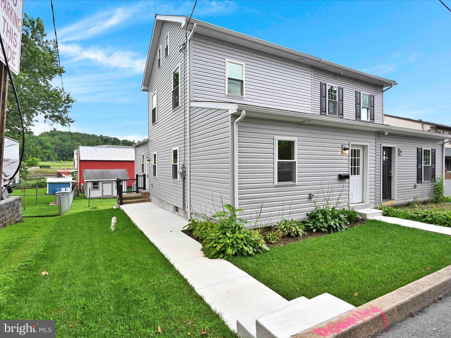102 Froelich Avenue  Mountville PA 17554 photo