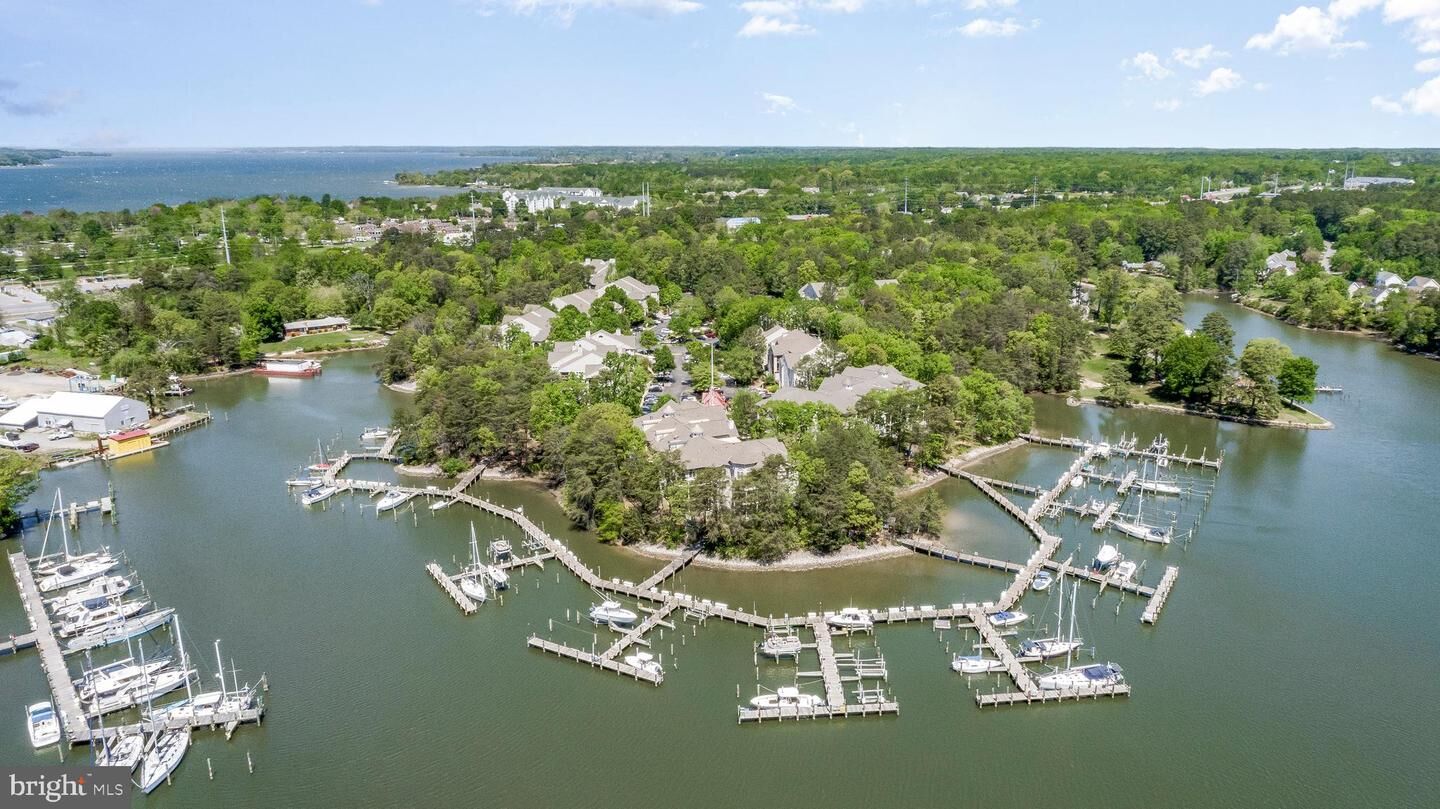 Property Photo: 131 Square Rigger Way 131 MD 20688