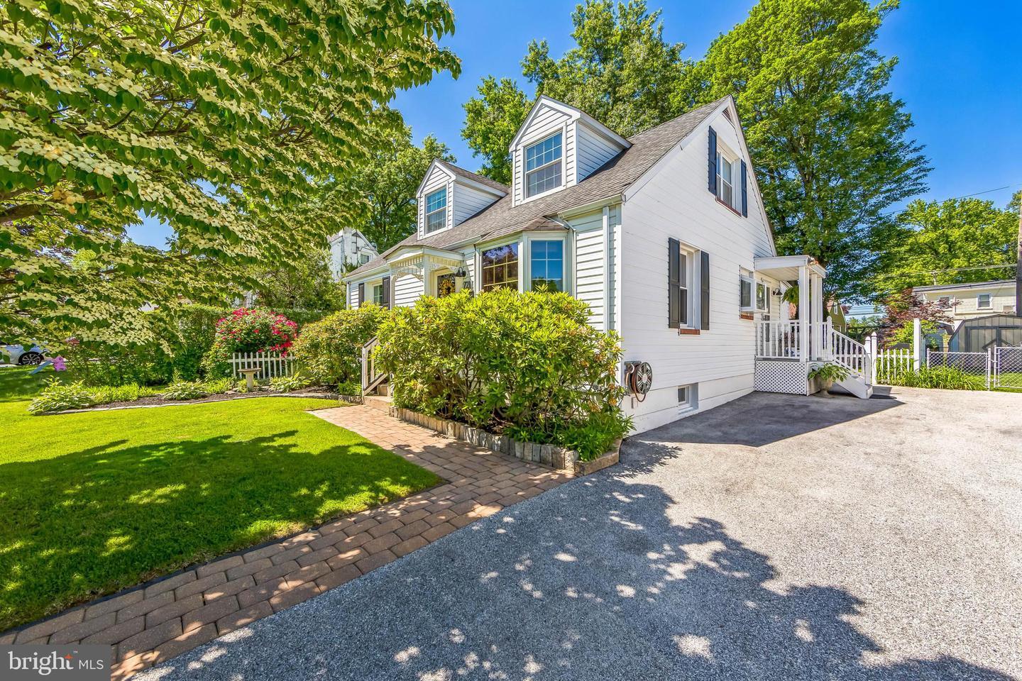 Property Photo: 721 Brookside Avenue PA 19081