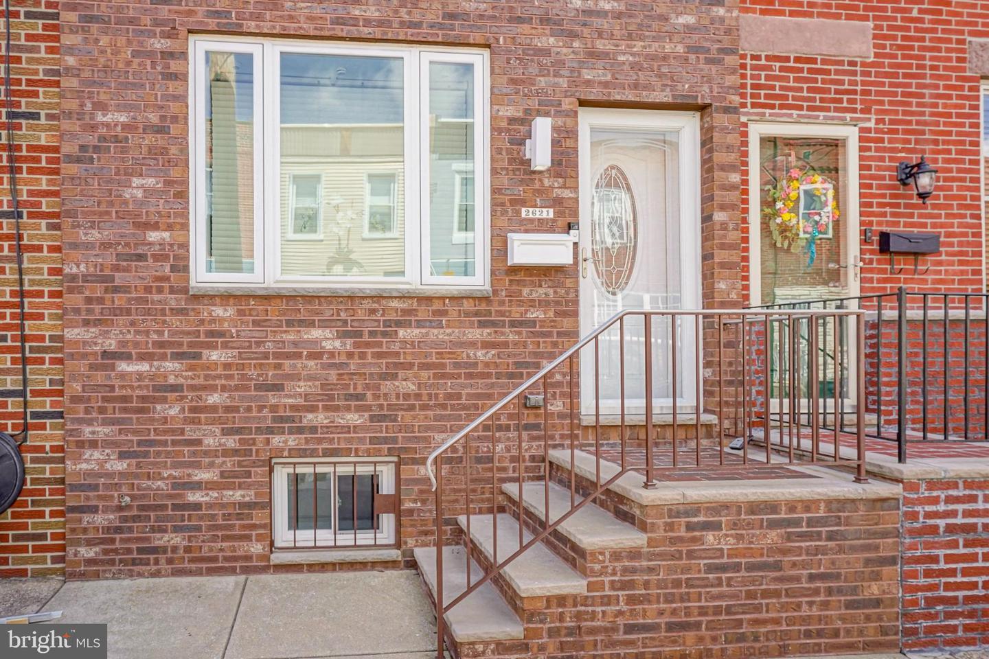 Property Photo:  2621 S Mole Street  PA 19145 