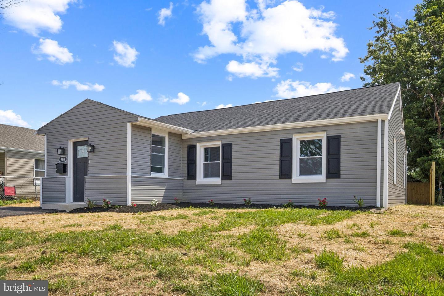 Property Photo:  208 Keiser Place  DE 19720 