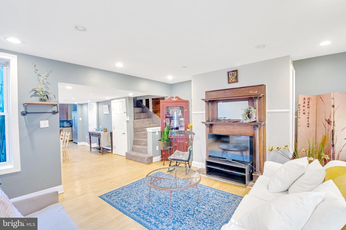 Property Photo: 908 New Market Street PA 19123