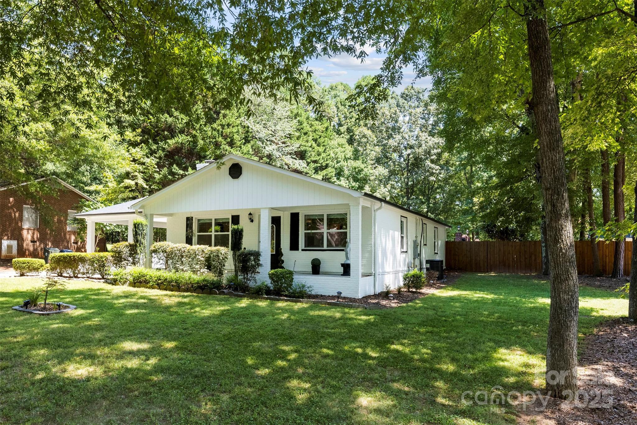 Property Photo:  20209 Floral Lane  NC 28031 