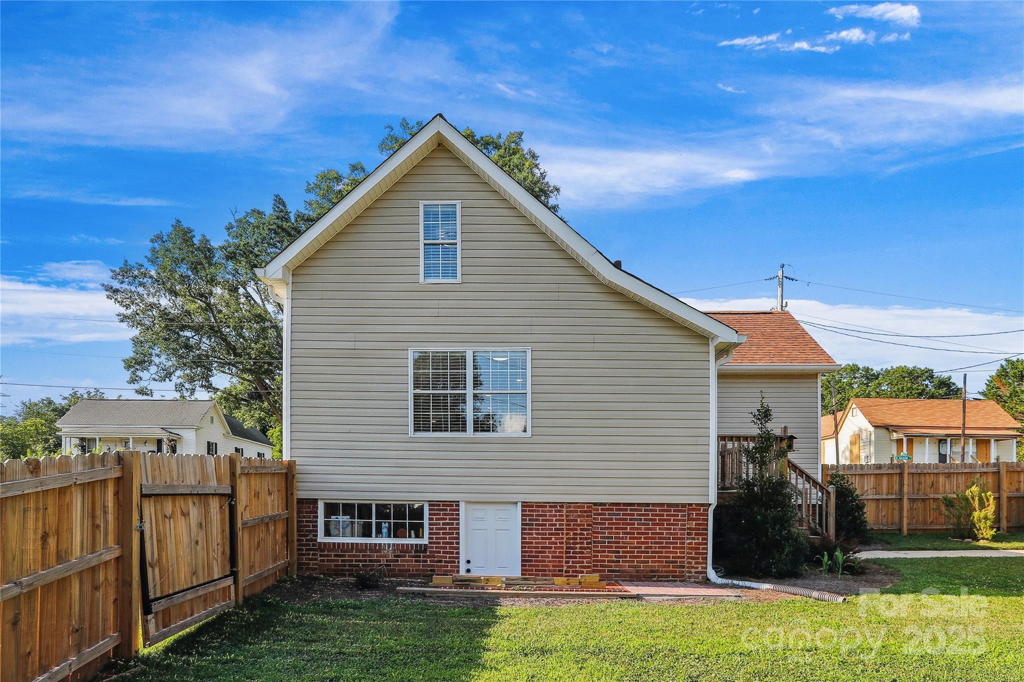 Property Photo:  605 W Mason Street  NC 28001 