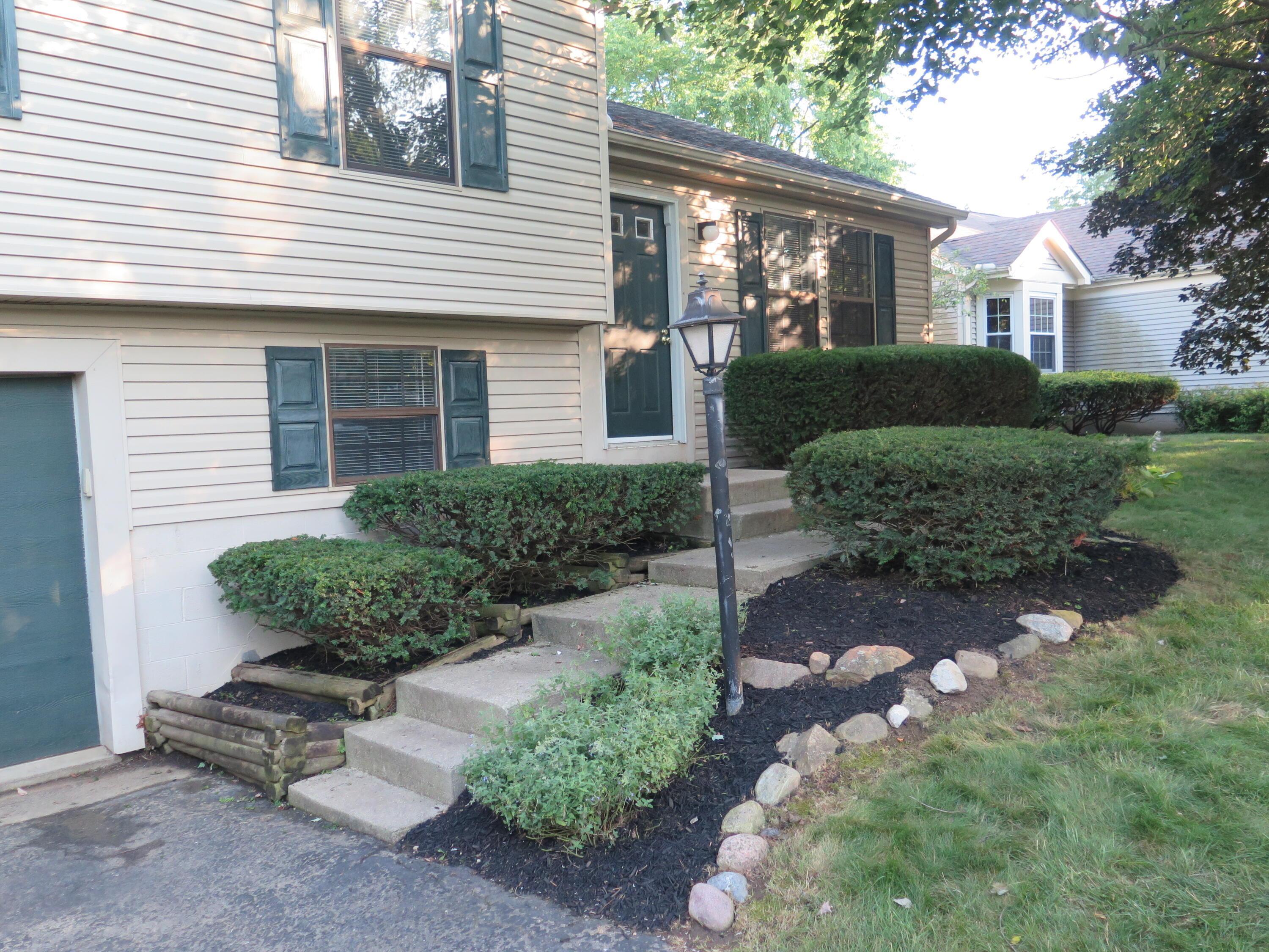 Property Photo:  1753 Gardenstone Drive  OH 43235 