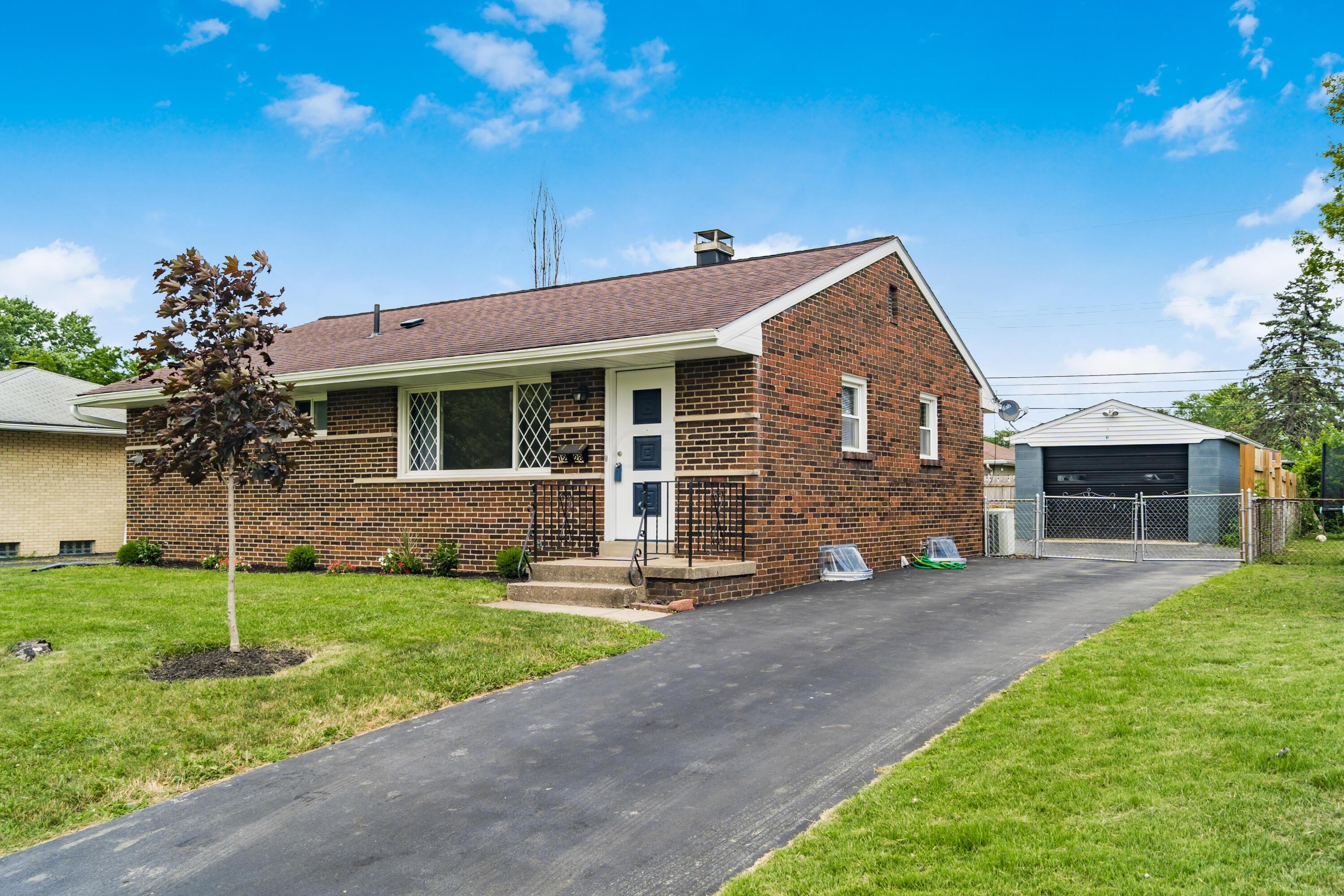 Property Photo:  1228 Elaine Road  OH 43227 