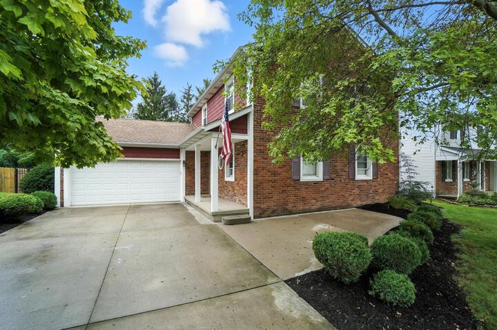 Property Photo: 2372 Clover Blossom Court OH 43123