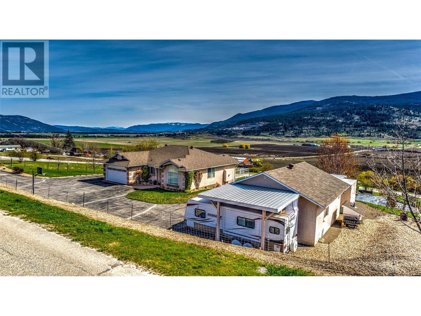 Property Photo:  130 Overlook Place  BC V1H 1X1 