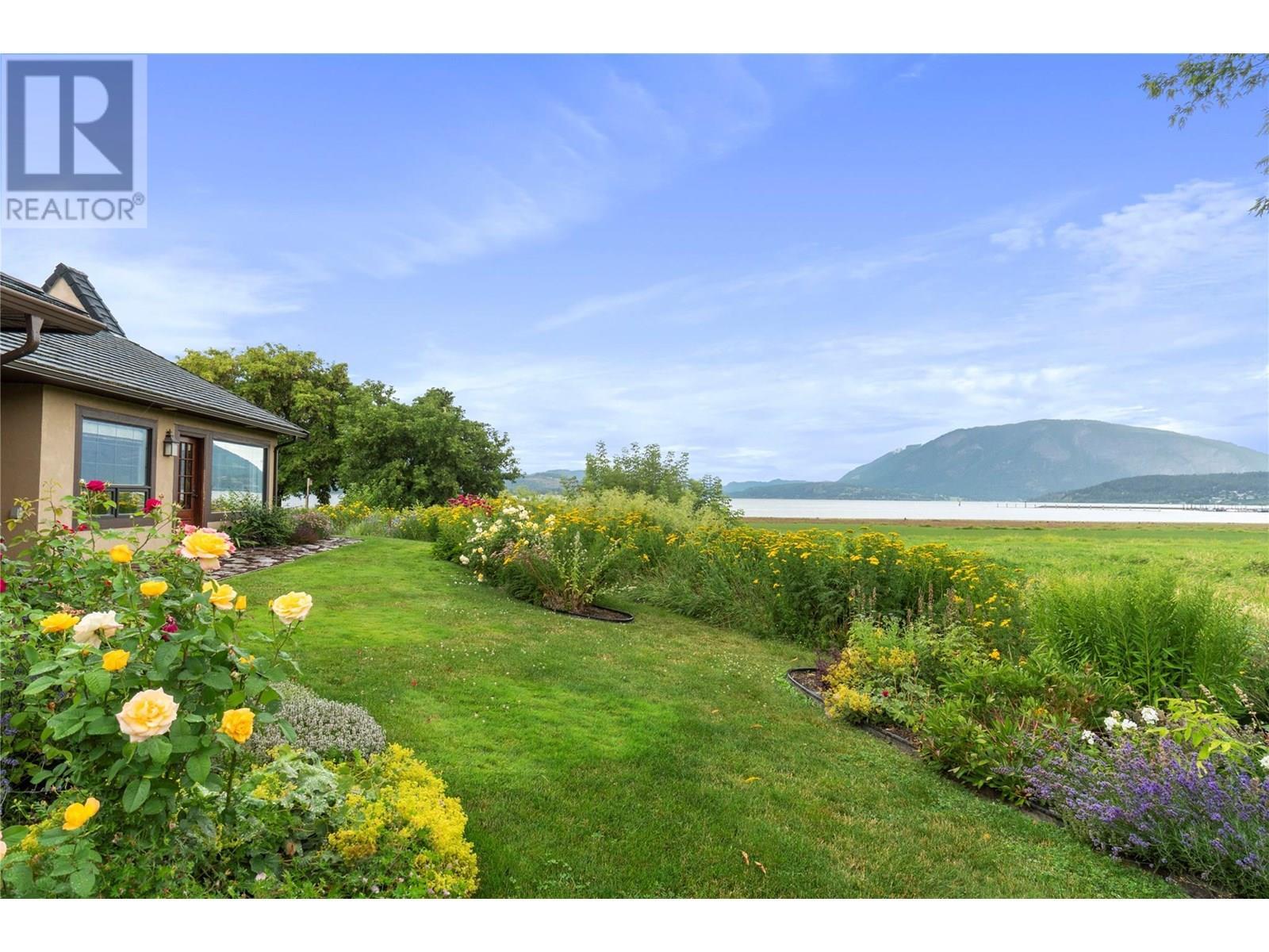 Property Photo:  420 Hudson Street Northwest 12  BC V1E 1P4 