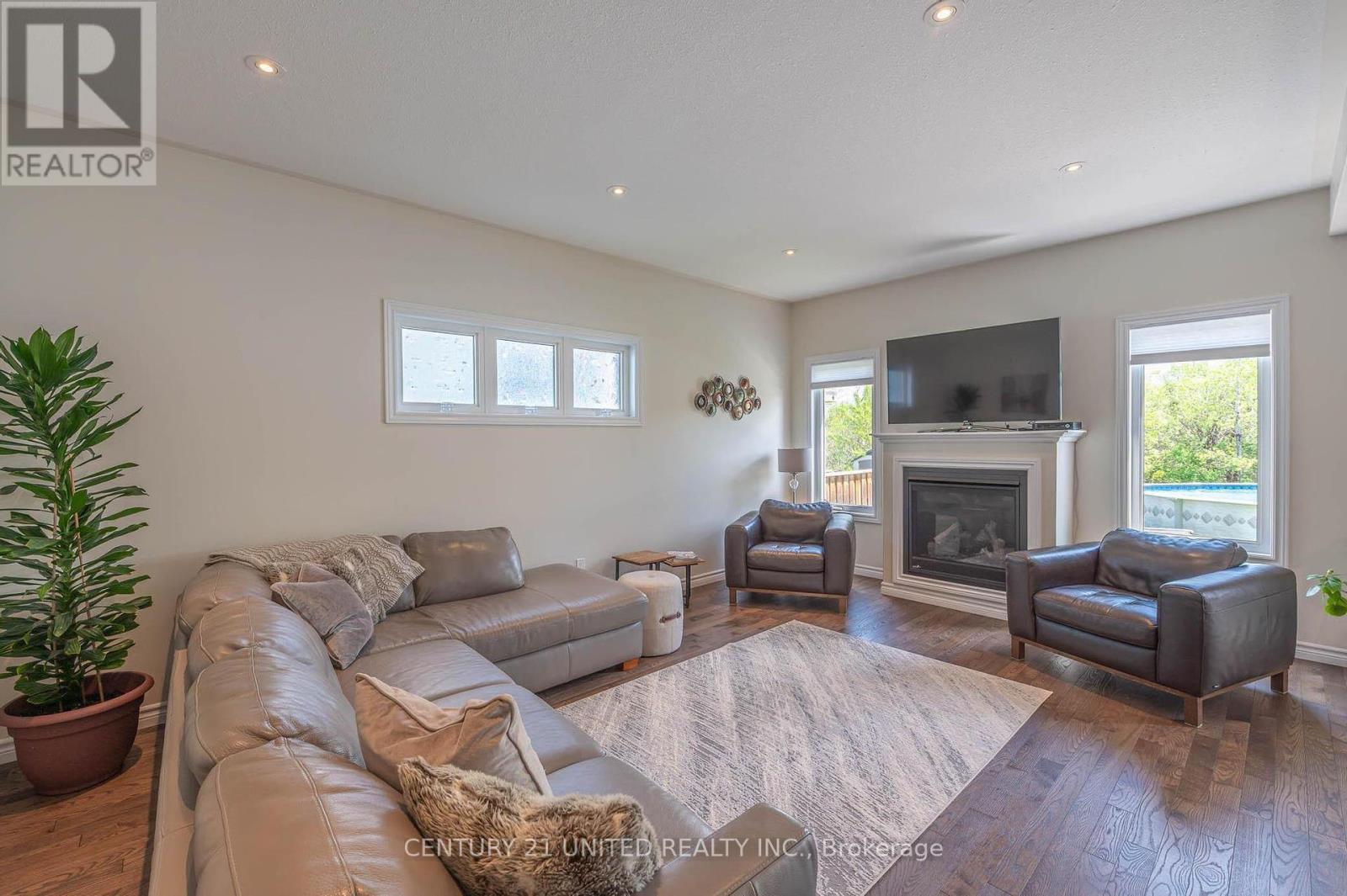 Property Photo:  451 Raymond Street  ON K9H 7P3 