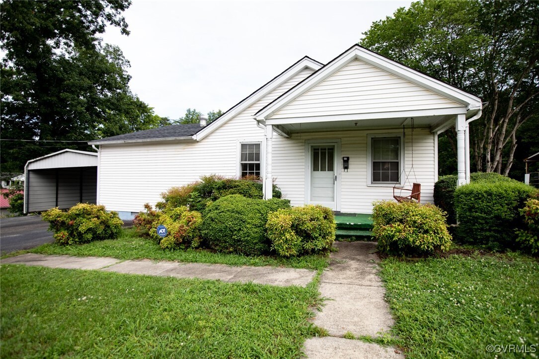 Property Photo: 224 Hylawn Avenue VA 23901