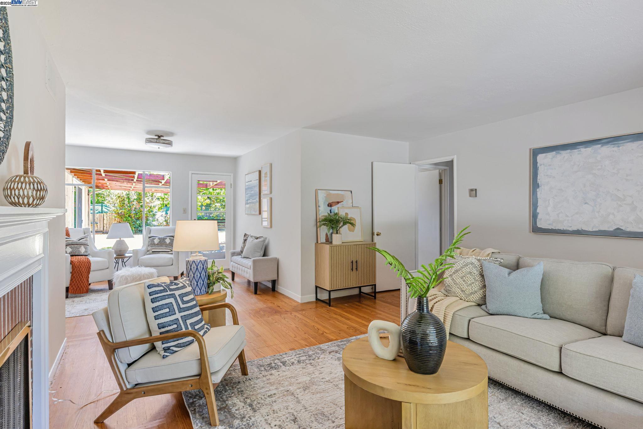 Property Photo: 37923 Glenmoor Dr CA 94536