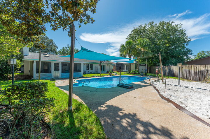 Property Photo:  10 Lake Lorraine Circle  FL 32579 