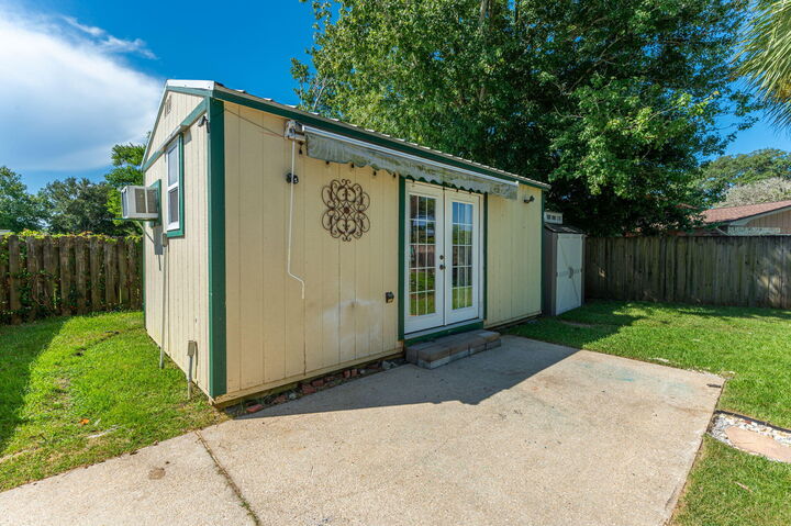 Property Photo: 10 Lake Lorraine Circle FL 32579