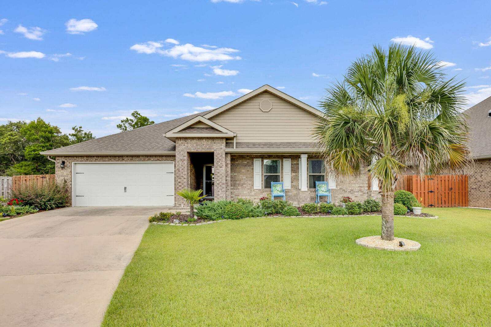 Property Photo:  340 Merlin Court  FL 32539 
