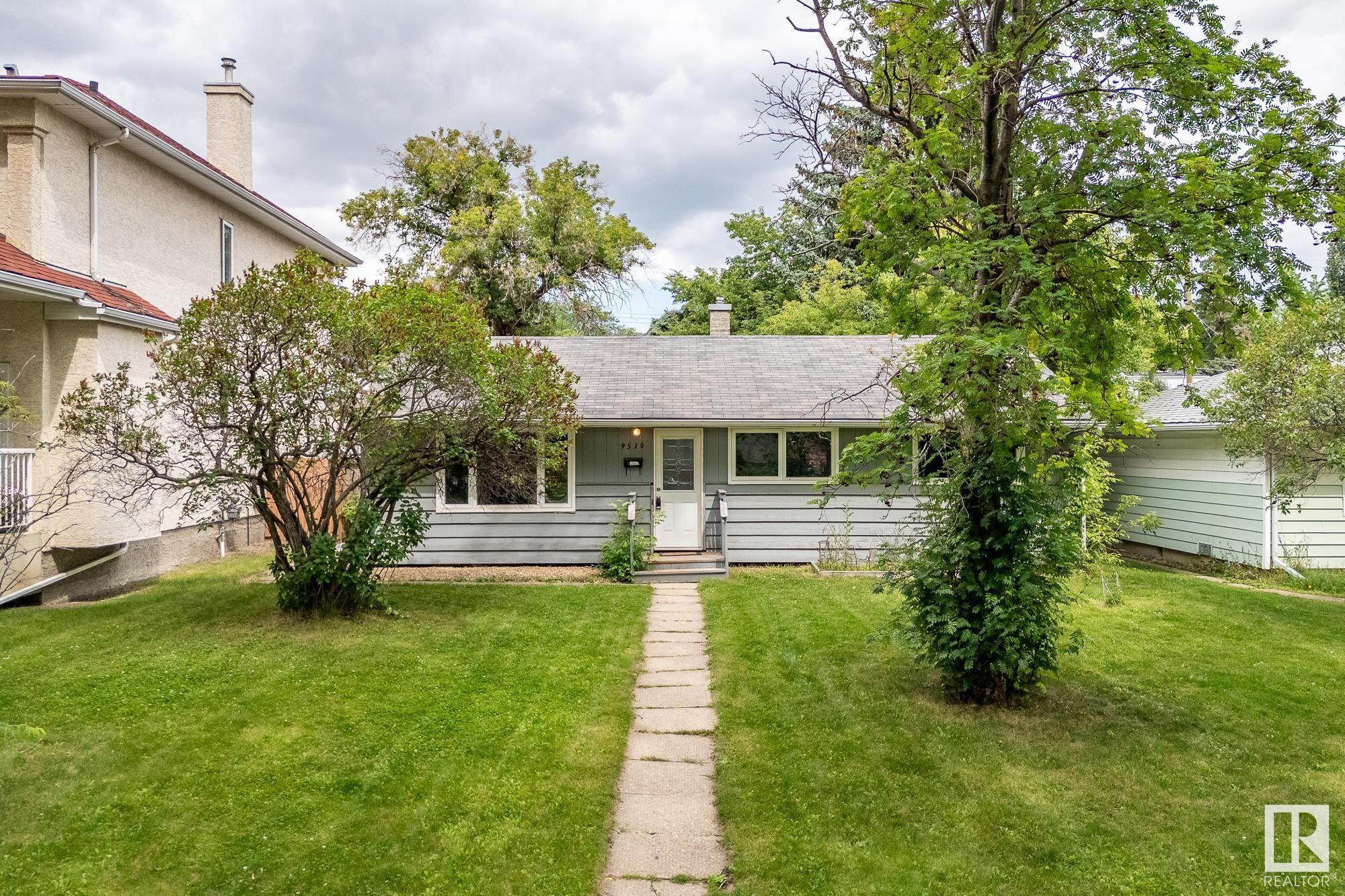 Property Photo:  9530 70 Avenue NW  AB T6E 0V1 
