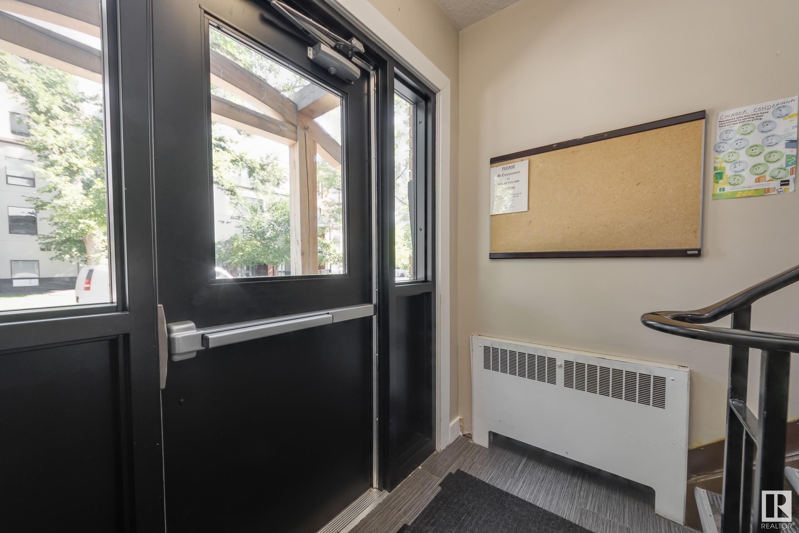Property Photo:  10015 83 Avenue NW 5  AB T6E 2C3 