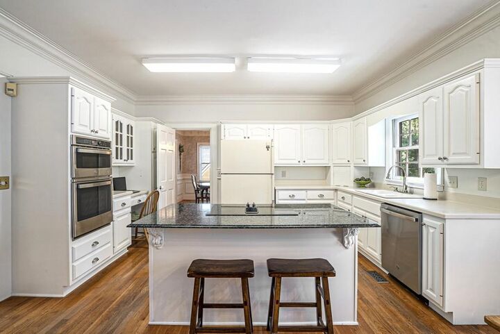 Property Photo: 1660 Hickory Lake Drive GA 30078