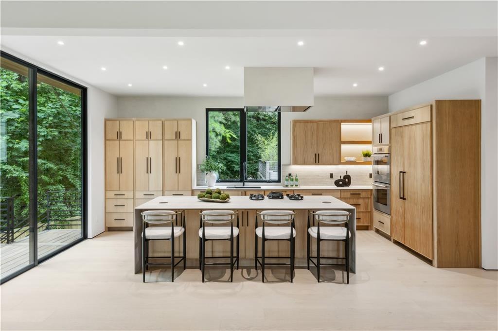 Property Photo: 1320 Mayfair Drive NE GA 30324