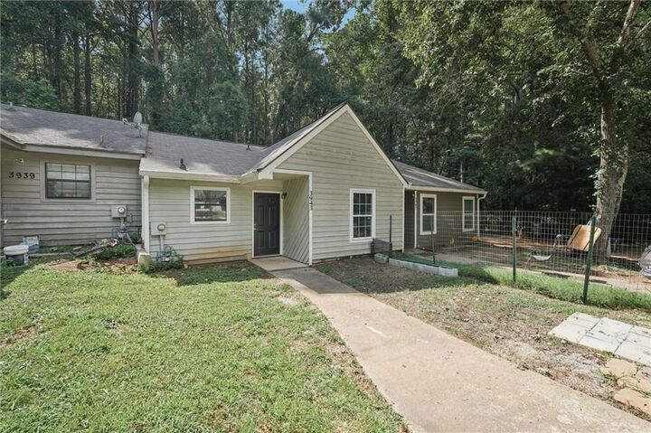 Property Photo: 3943 Henry Court GA 30101