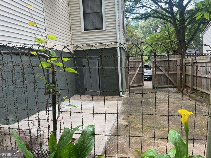 Property Photo:  818 Burchill Street SW  GA 30310 