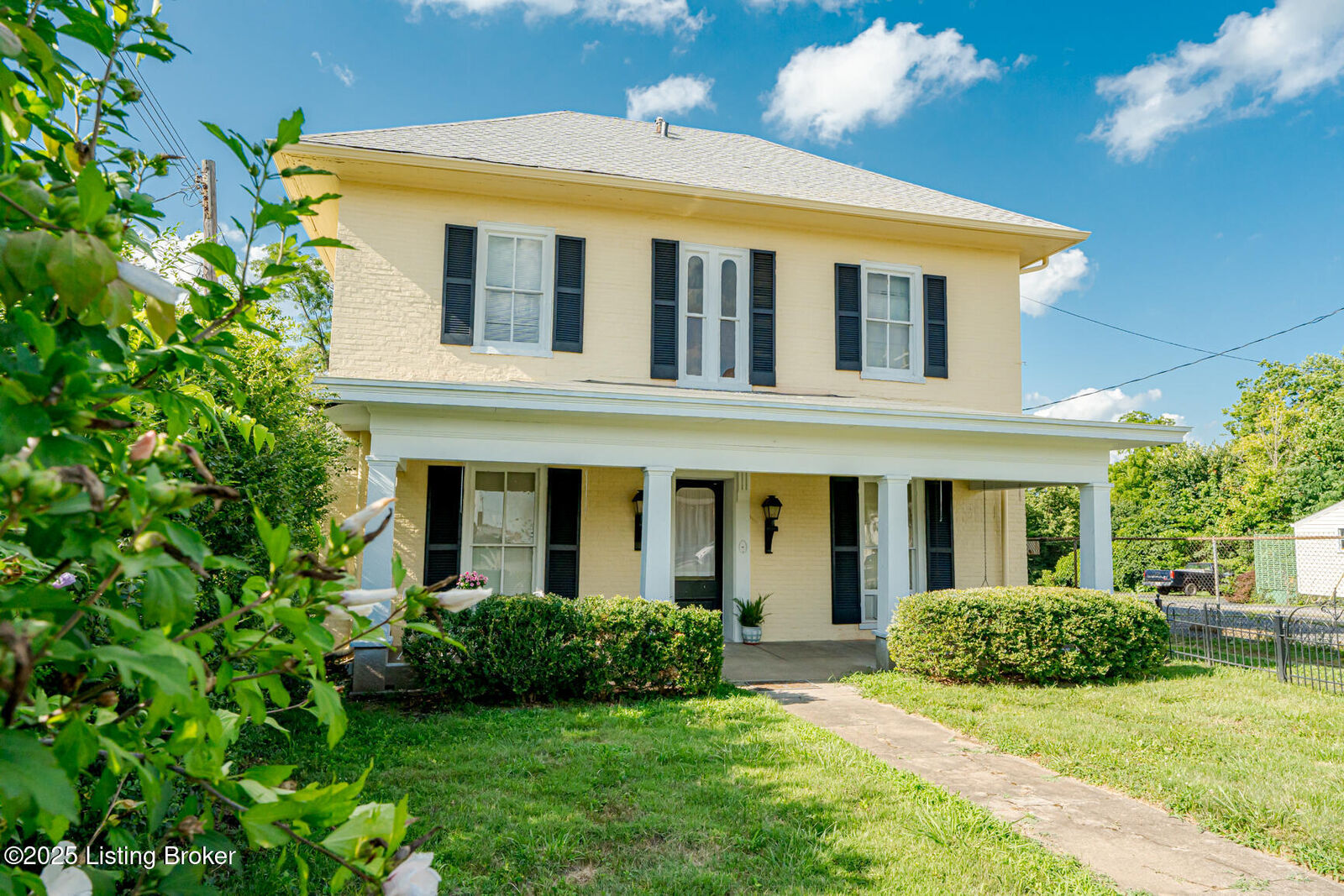 Property Photo:  613 Washington St  KY 40065 