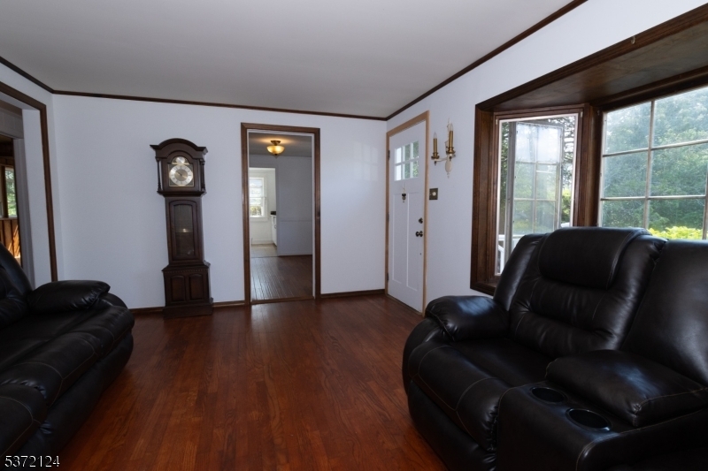 Property Photo:  33 Country Club Ln  NJ 07081 