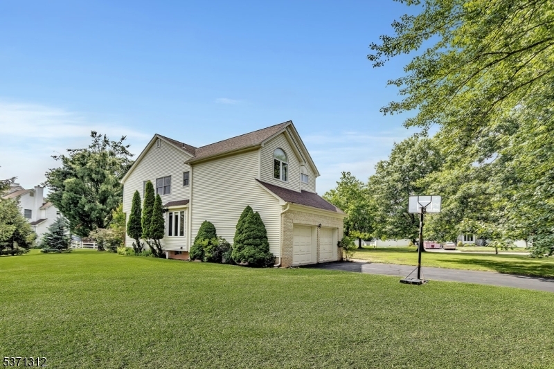Property Photo:  2 Sweney Ct  NJ 08844 