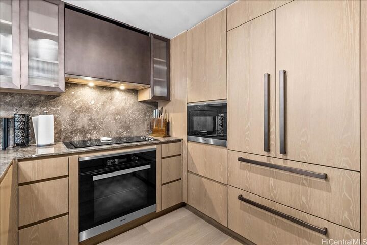 1000 Auahi Street 3107  Honolulu HI 96814 photo