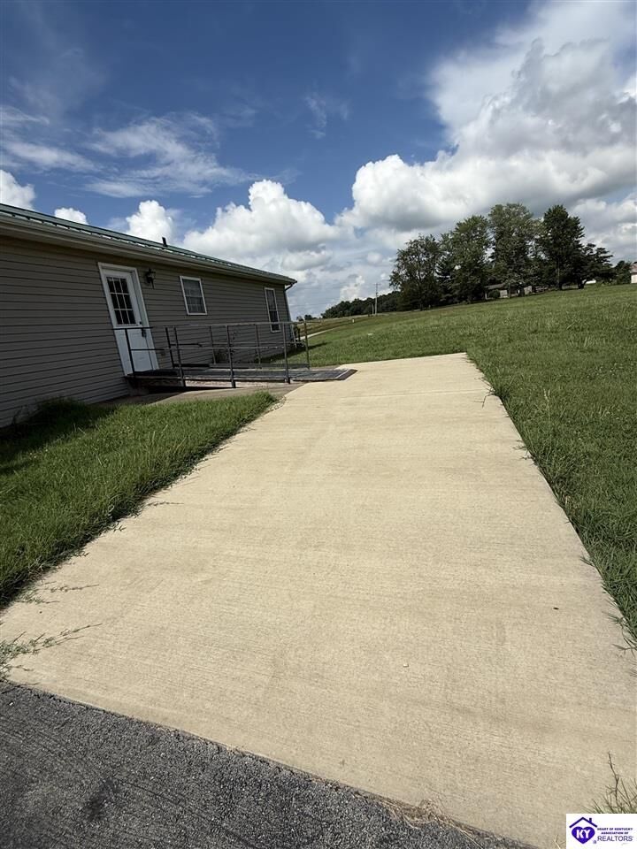 Property Photo:  825 Buck Grove Road  KY 40117 