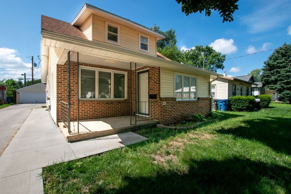 Property Photo: 2529 Des Moines Street IA 50317