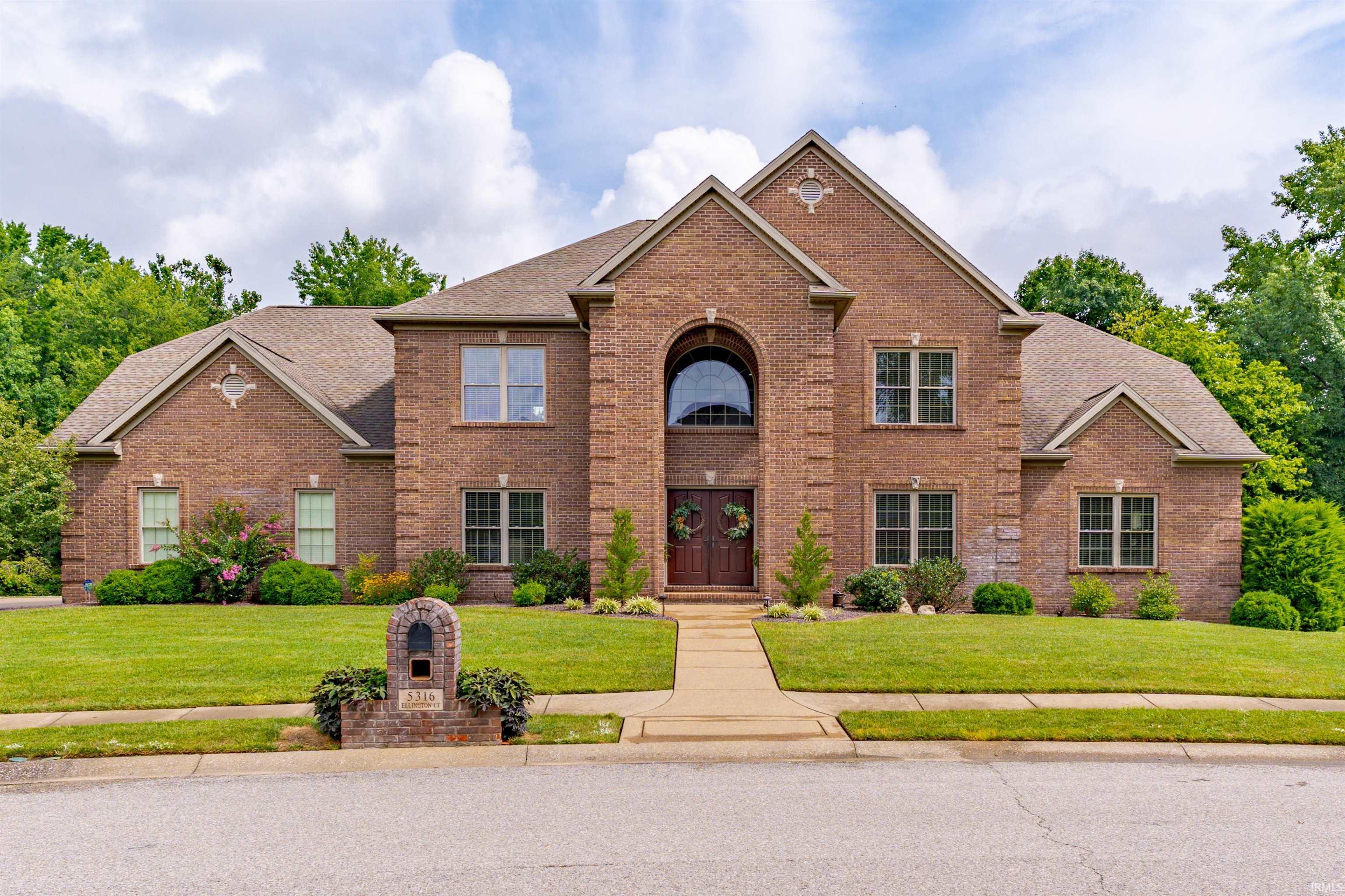 Property Photo: 5316 Ellington Court IN 47630