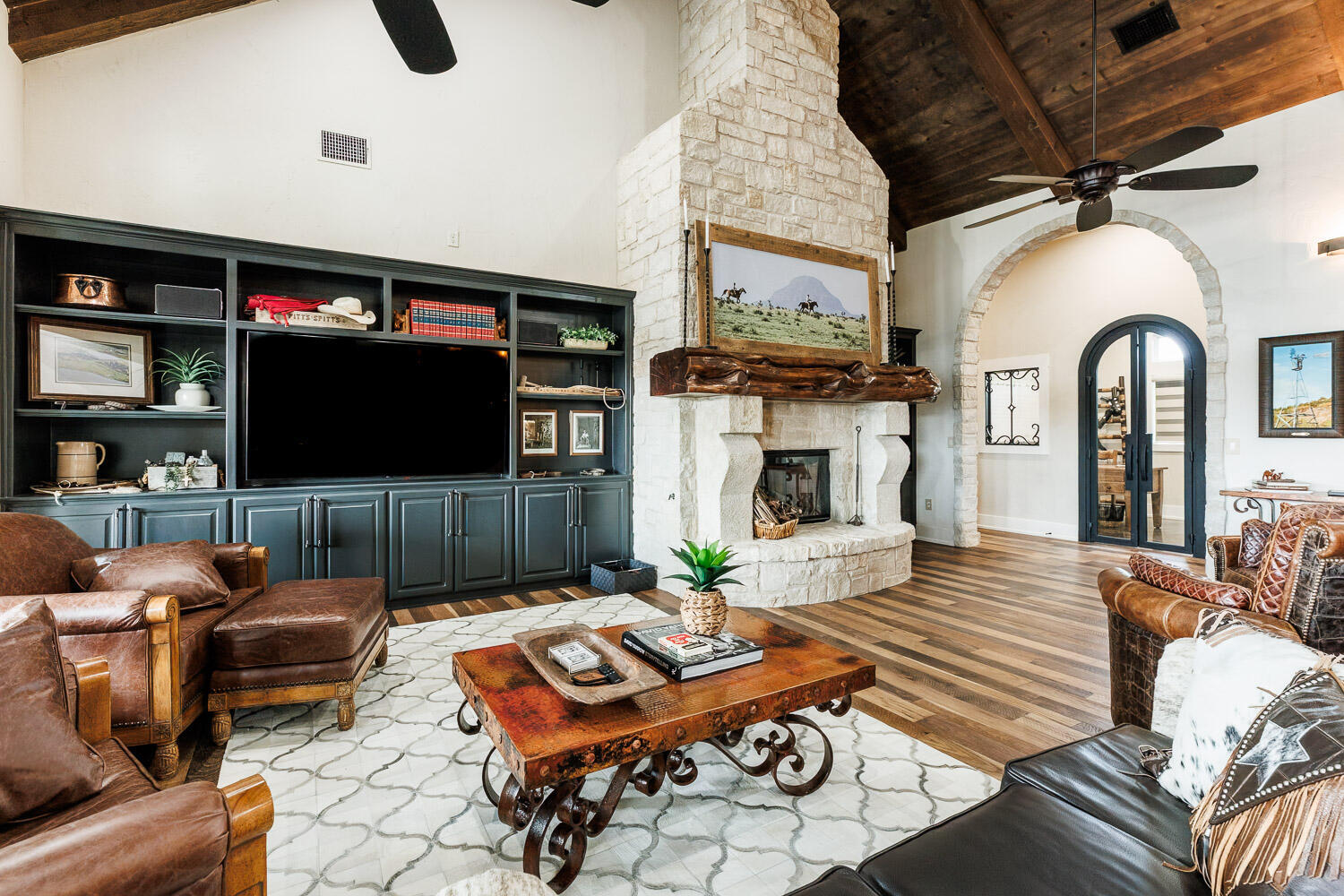 Property Photo: 8117 County Rd 6220 TX 79363