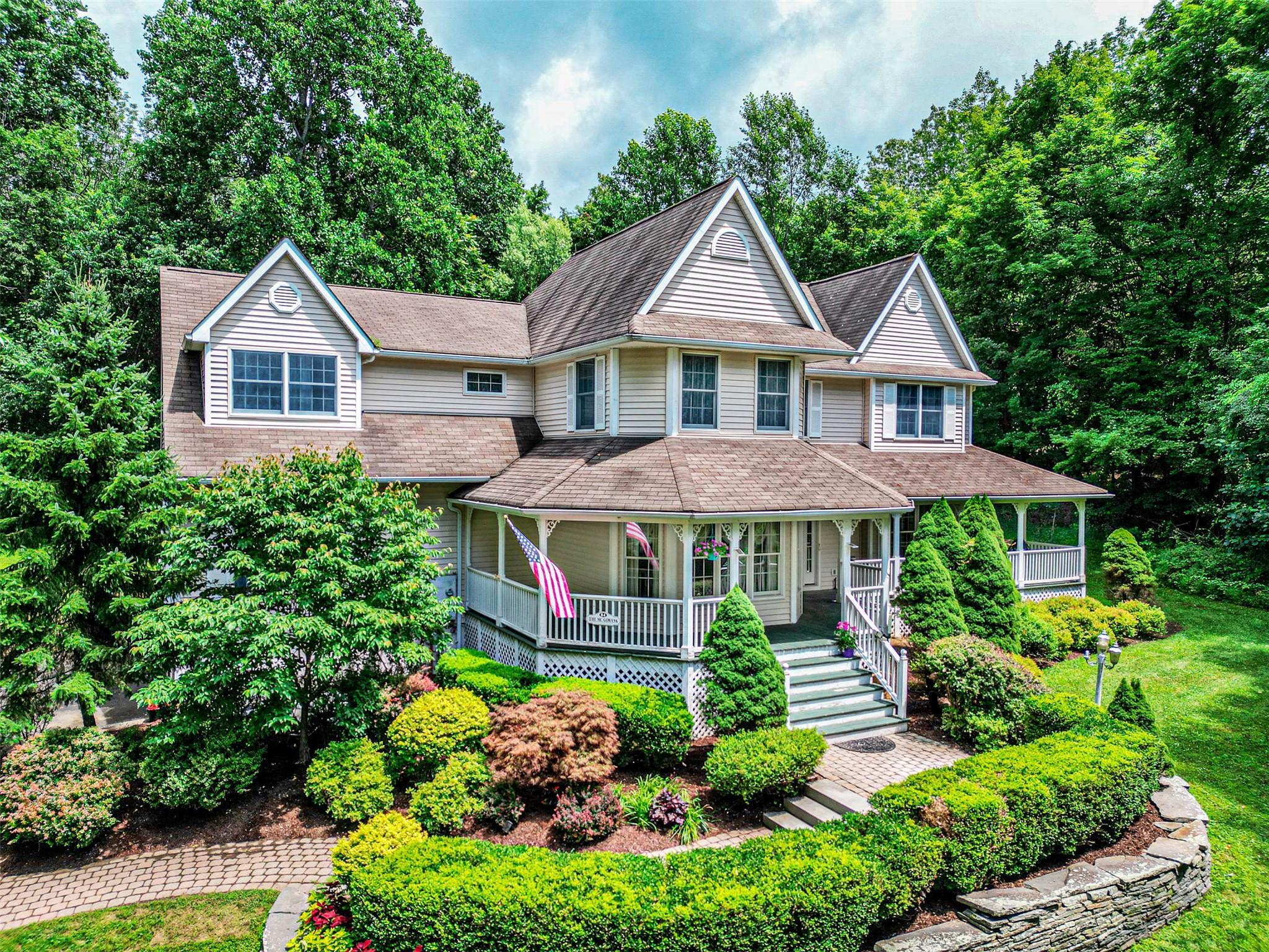 Property Photo:  84 Meadow Ridge Road  NY 10990 
