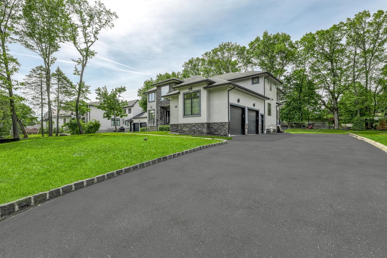 Property Photo:  27 Highview Road  NY 10952 