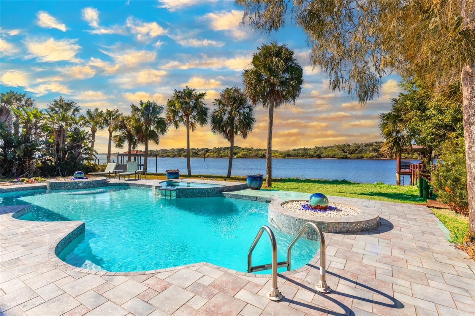 Property Photo: 3548 John Anderson Drive FL 32176