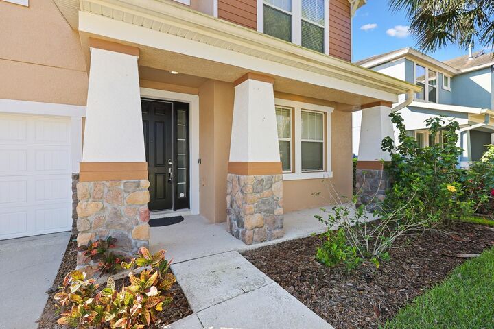 Property Photo: 15608 Starling Water Drive FL 33547