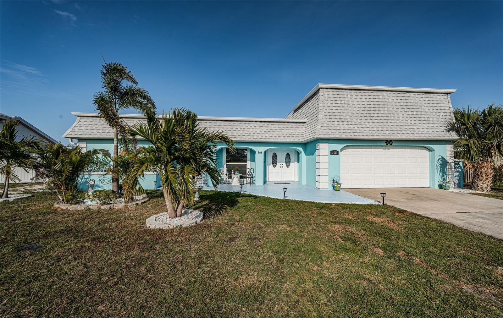 Property Photo: 3627 Grayton Drive FL 34652