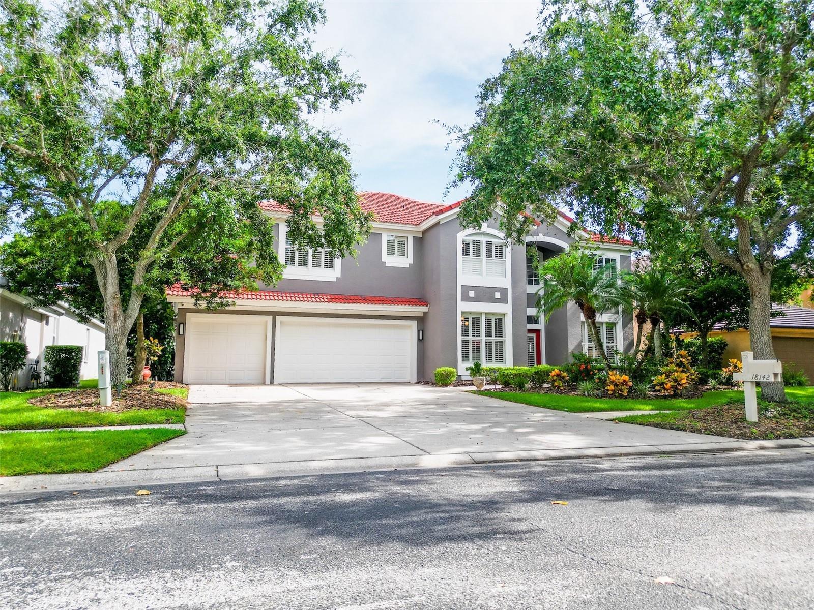 Property Photo:  18142 Regents Square Drive  FL 33647 