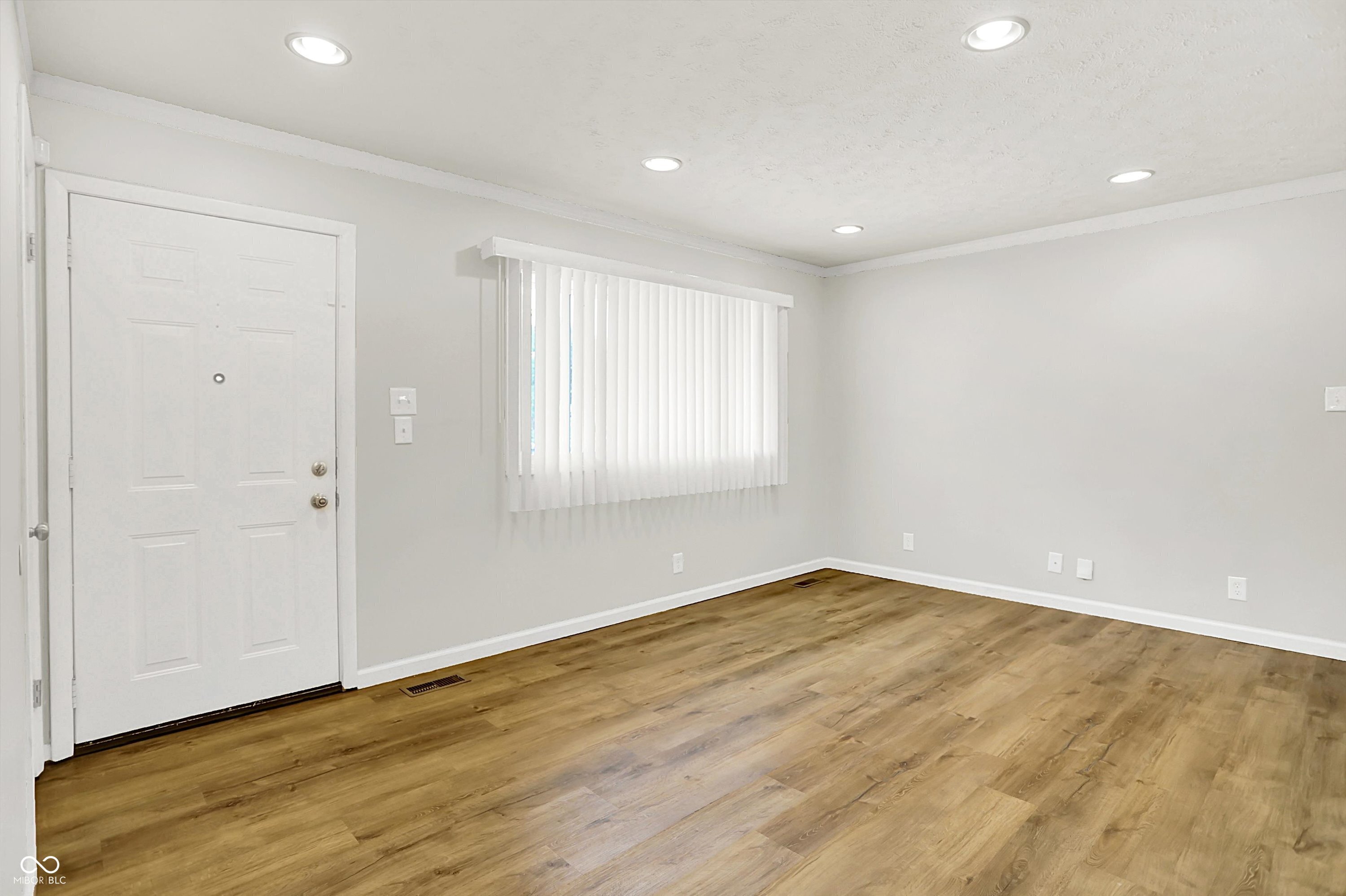 Property Photo: 1065 Chevy Chase Lane IN 46280